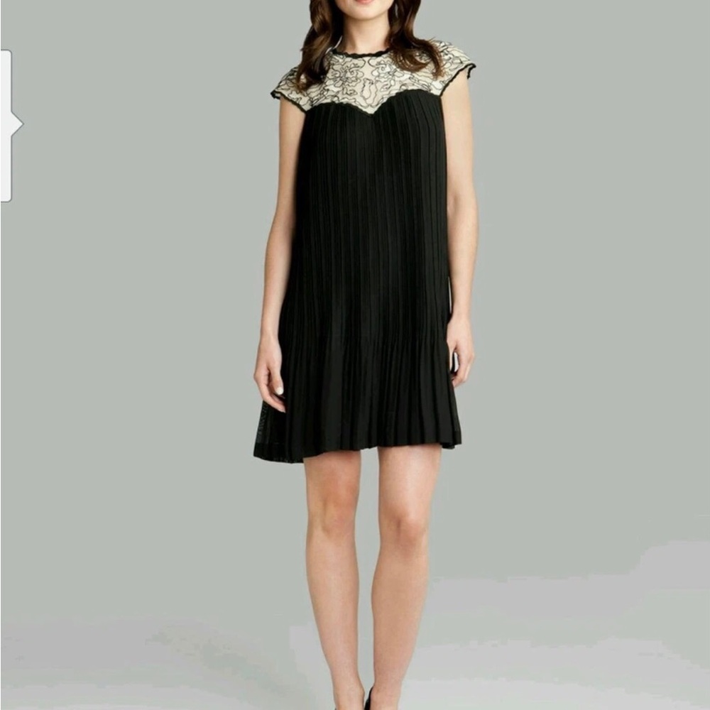 TED BAKER London Wastila Lace & Pleated Dress Black/Ivory Women’s Size 4